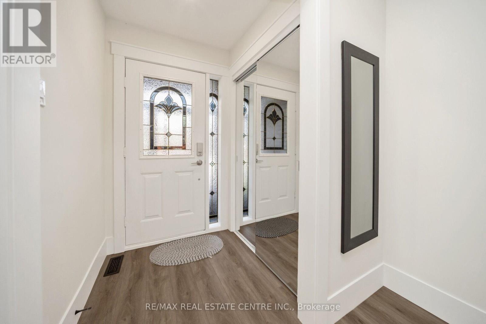 142 Ural Circle, Brampton, Ontario  L6R 1H1 - Photo 7 - W12173816