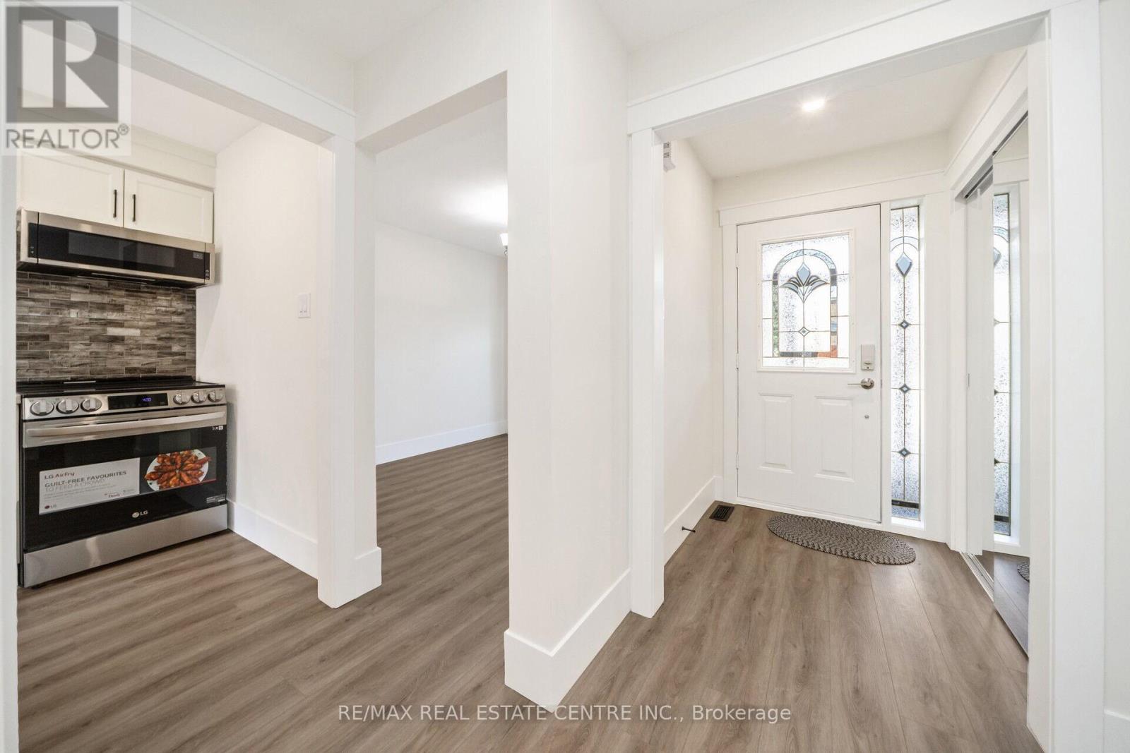 142 Ural Circle, Brampton, Ontario  L6R 1H1 - Photo 9 - W12173816