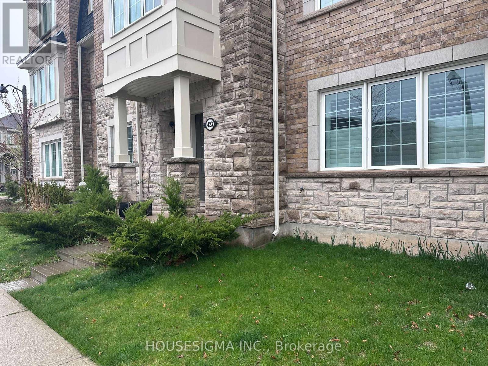 423 Switchgrass Street, Oakville, Ontario  L6M 0Z2 - Photo 2 - W12173820