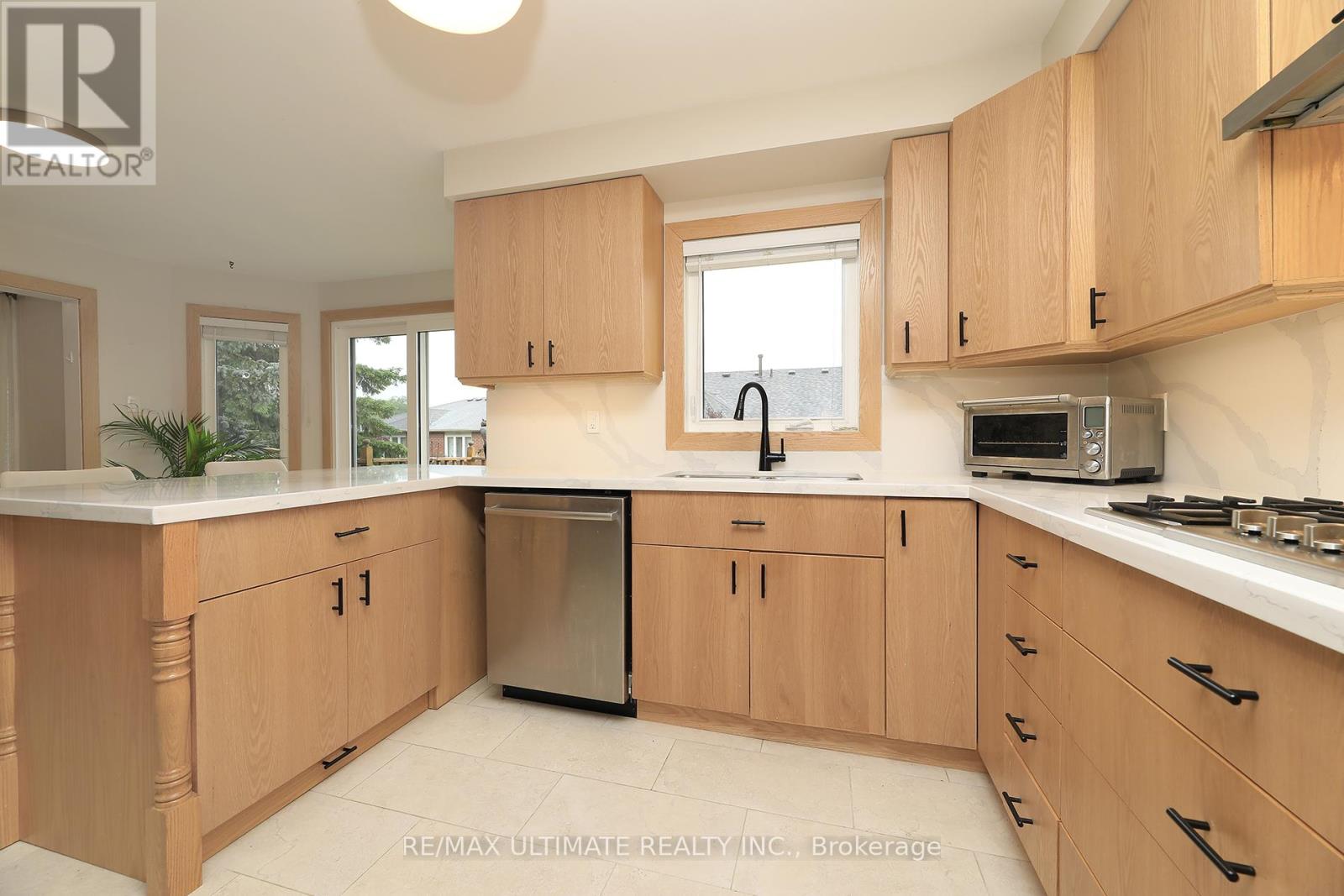 1169 Ewing Crescent, Mississauga, Ontario  L5V 1C1 - Photo 11 - W12173833