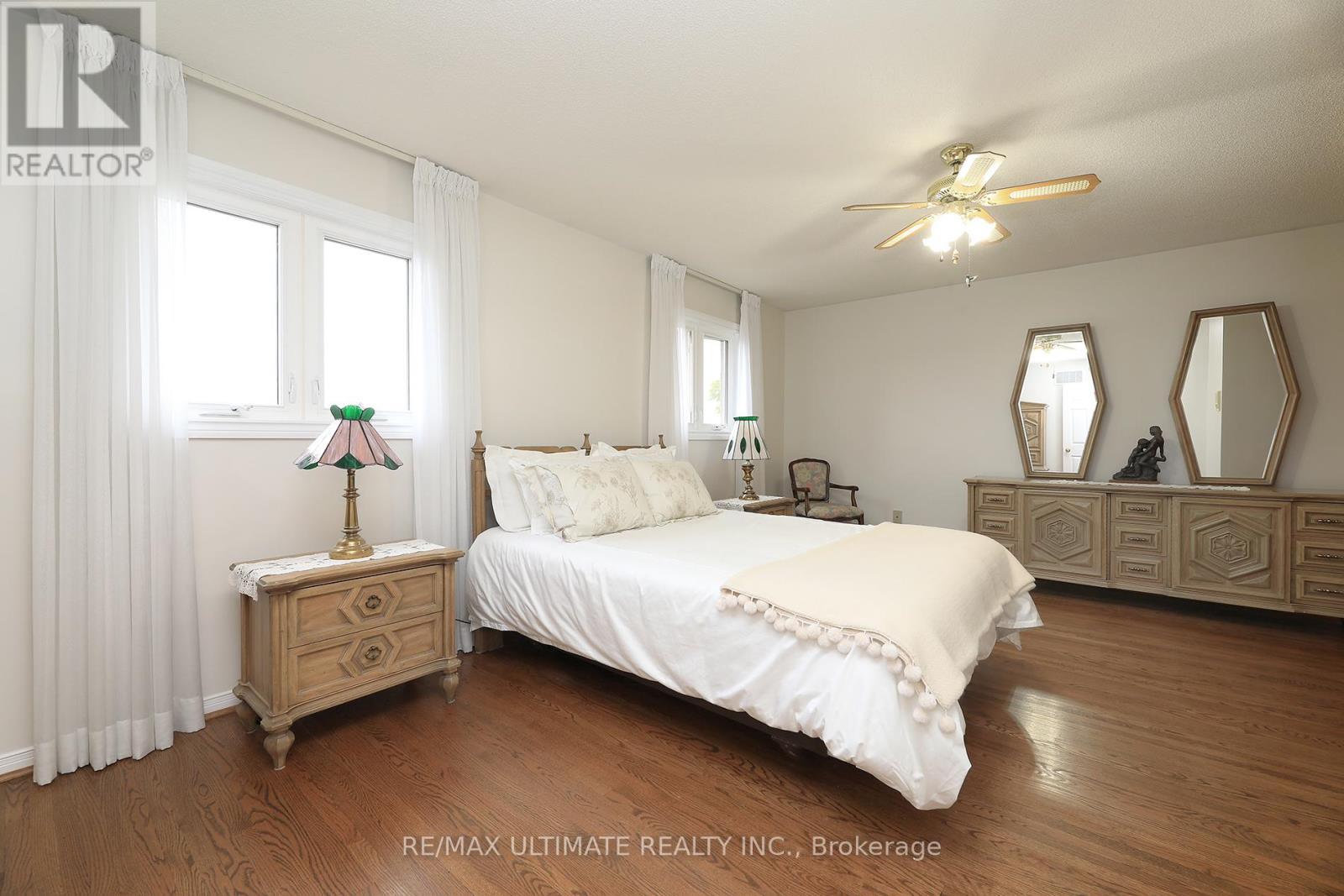 1169 Ewing Crescent, Mississauga, Ontario  L5V 1C1 - Photo 19 - W12173833
