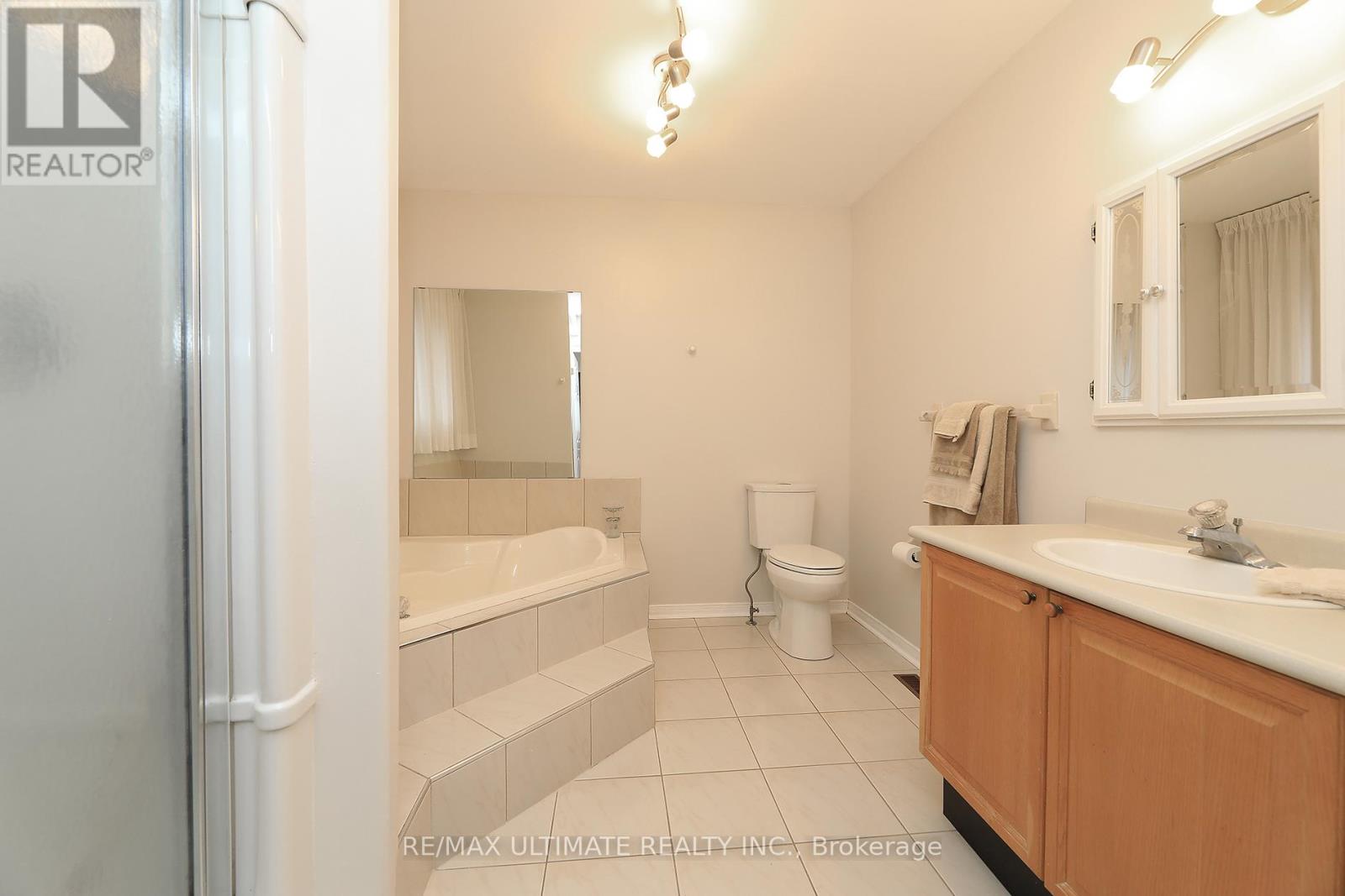 1169 Ewing Crescent, Mississauga, Ontario  L5V 1C1 - Photo 22 - W12173833