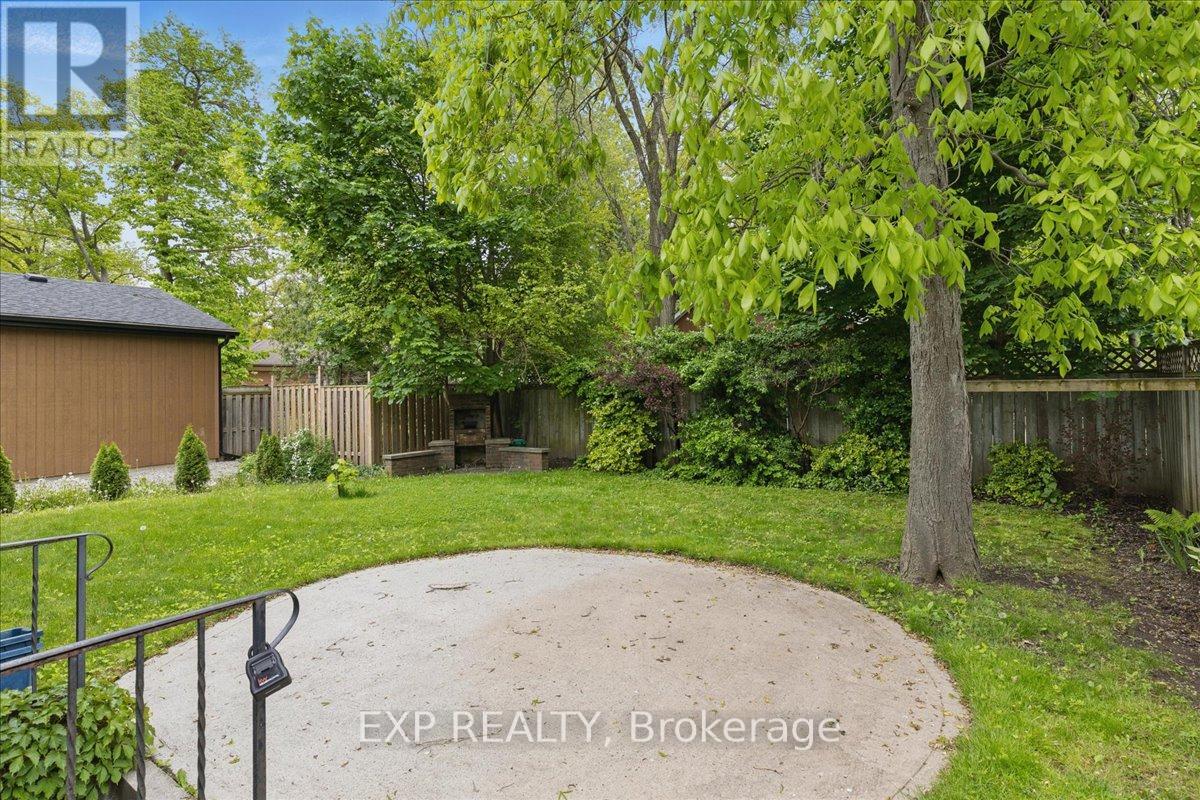 11 Glenwood Drive, Brantford, Ontario  N3S 3E9 - Photo 34 - X12173844