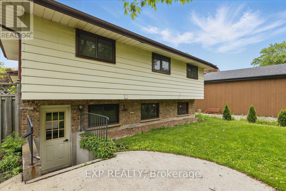 11 Glenwood Drive, Brantford, Ontario  N3S 3E9 - Photo 36 - X12173844