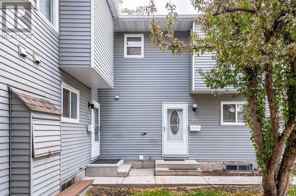 Property at 19, 4403 Riverbend Road image 3
