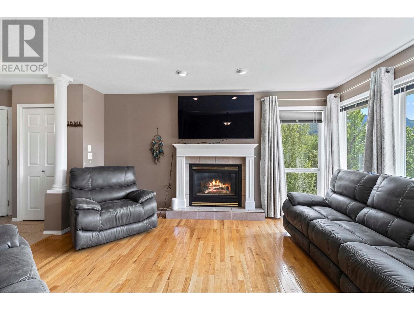 231 17 Street SE, Salmon Arm, BC V1E1R7
