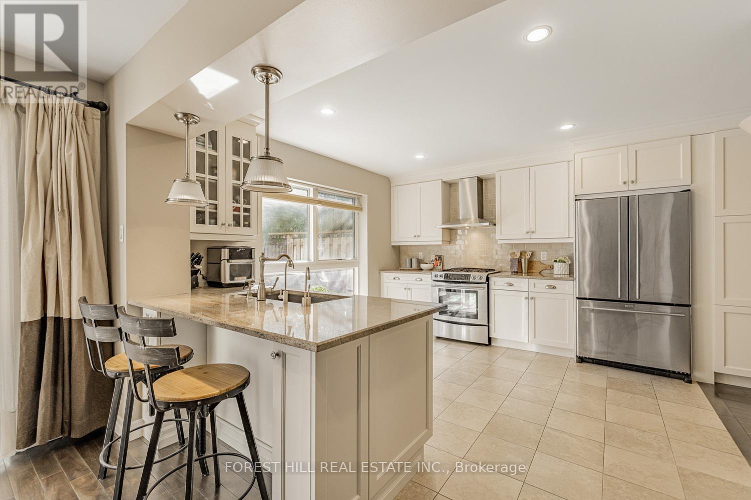 21 Snowshoe Mill Way, Toronto (St. Andrew-Windfields), Ontario  M2L 1T4 - Photo 18 - C12173917