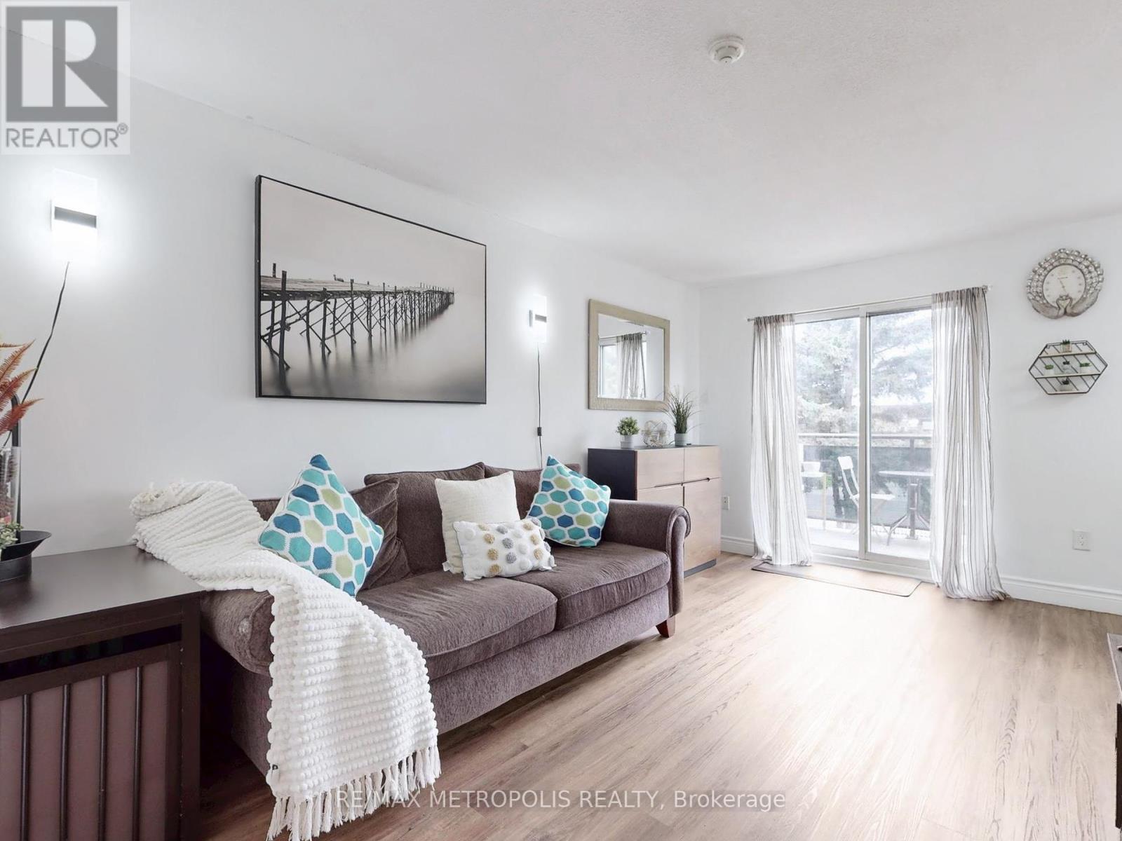 Property at 104 - 140 LING ROAD image 5