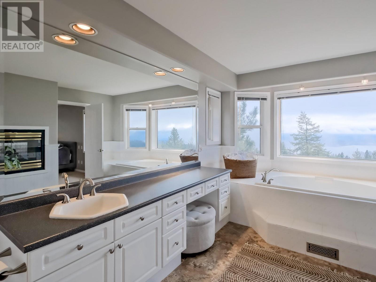 1026 McPhail Court, West Kelowna, BC V1Z3M7