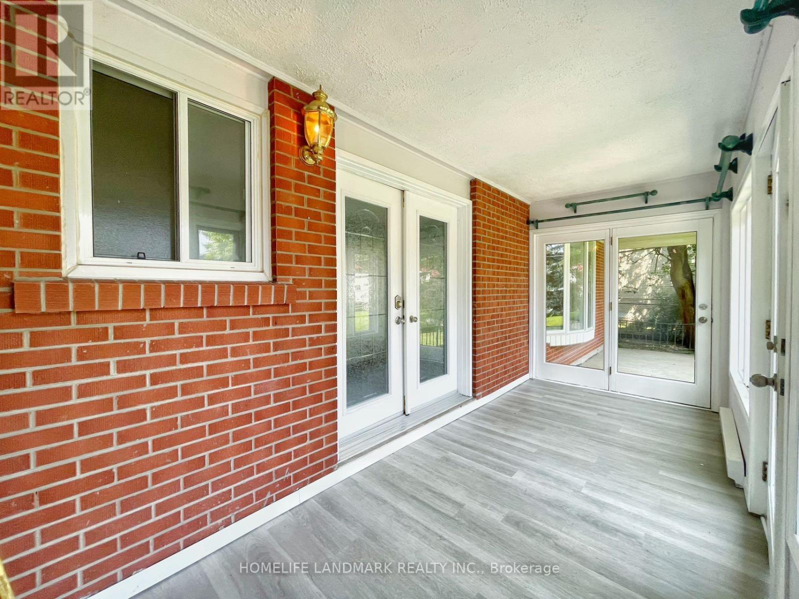 21 Glamis Place, Markham, Ontario  L3T 3G7 - Photo 2 - N12173861