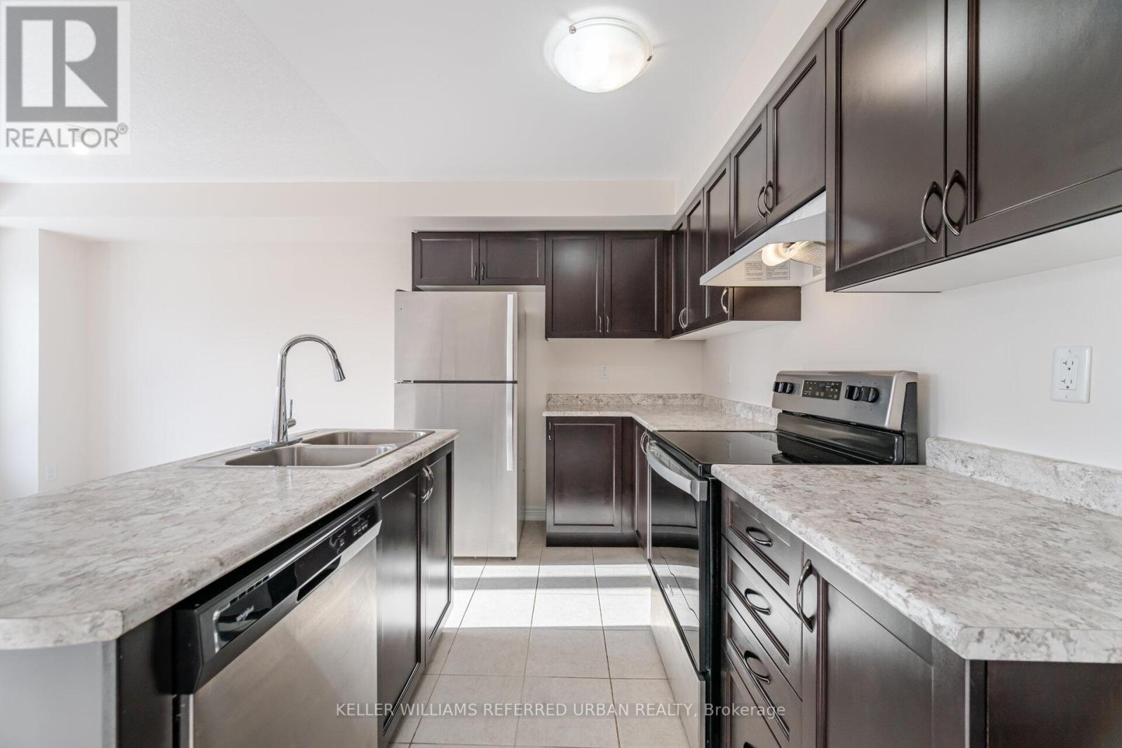 Property at 15 - 740 LINDEN DRIVE image 3