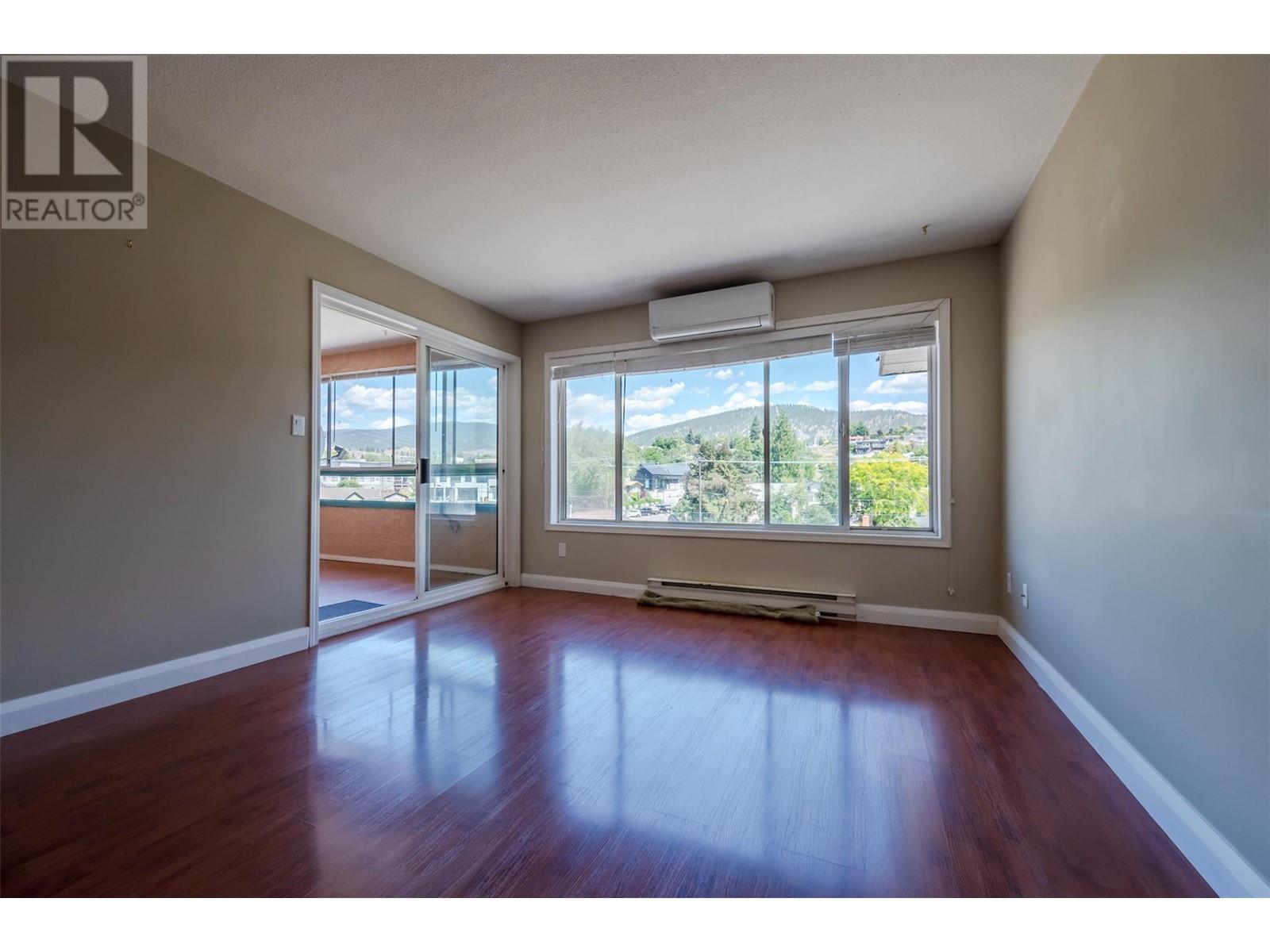 208 Ellis Street Unit# 303, Penticton, BC V2A4L6