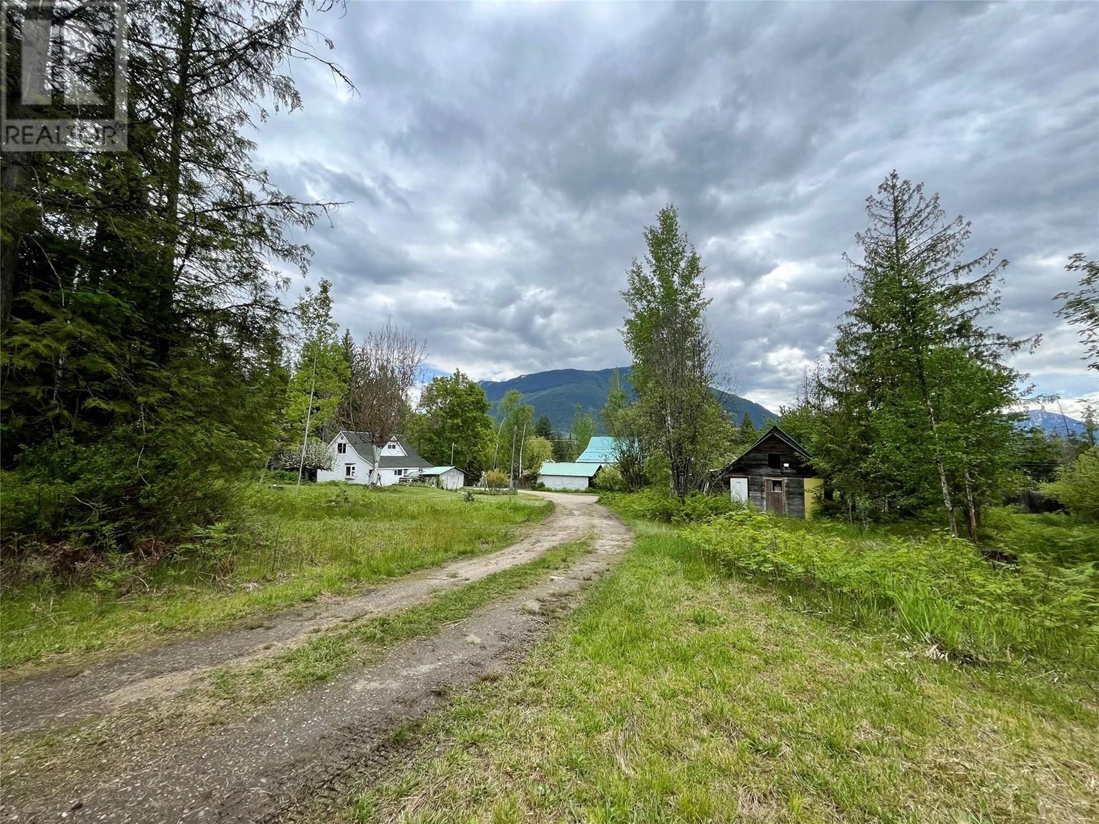 740 Highway 6 S, Nakusp, BC V0G1R0