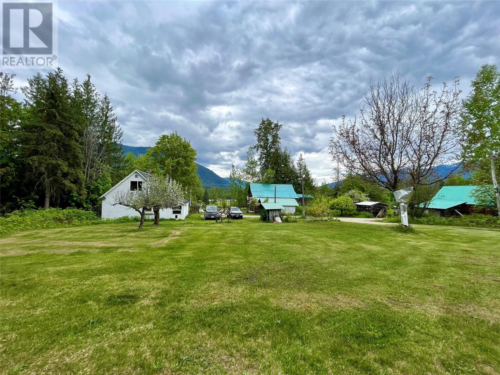 740 Highway 6 S, Nakusp, BC V0G1R0