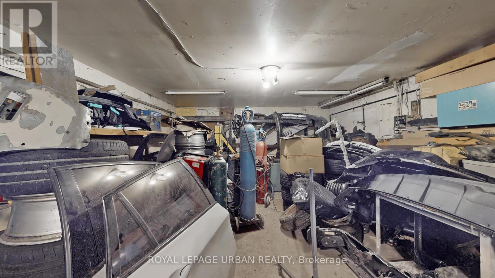 18 - 2 Rosemount Avenue, Toronto, Ontario  M9N 3B3 - Photo 26 - W12173871