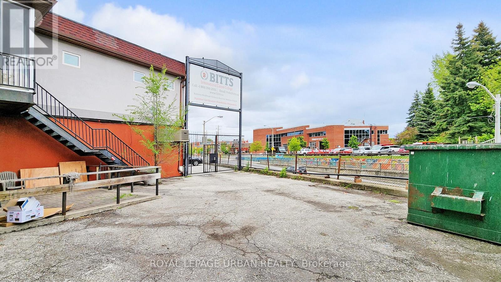 18 - 2 Rosemount Avenue, Toronto, Ontario  M9N 3B3 - Photo 34 - W12173871