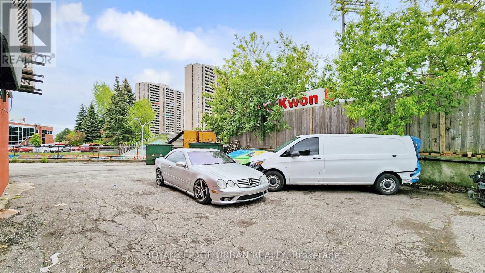 18 - 2 Rosemount Avenue, Toronto, Ontario  M9N 3B3 - Photo 37 - W12173871