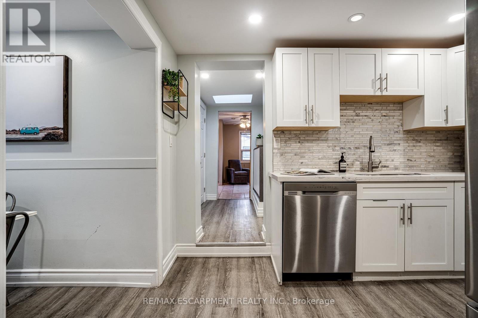21 Chatham Street, Hamilton (Kirkendall), Ontario  L8P 2B3 - Photo 14 - X12007451