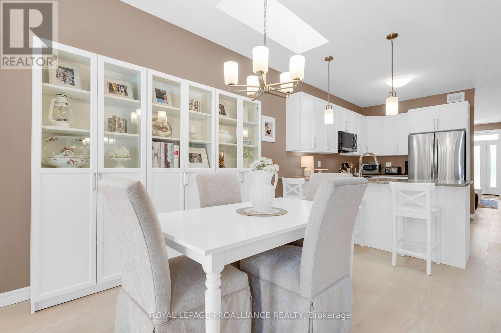 47 Athabaska Drive, Belleville, Ontario  K8N 0T1 - Photo 11 - X12173996