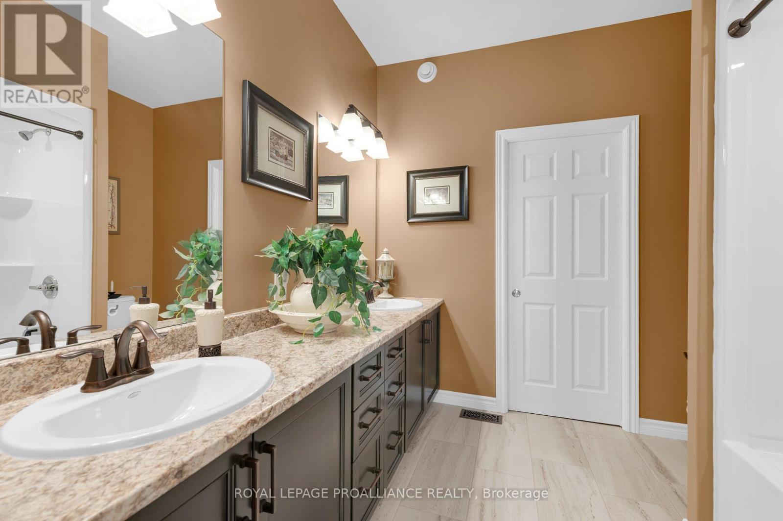 47 Athabaska Drive, Belleville, Ontario  K8N 0T1 - Photo 17 - X12173996