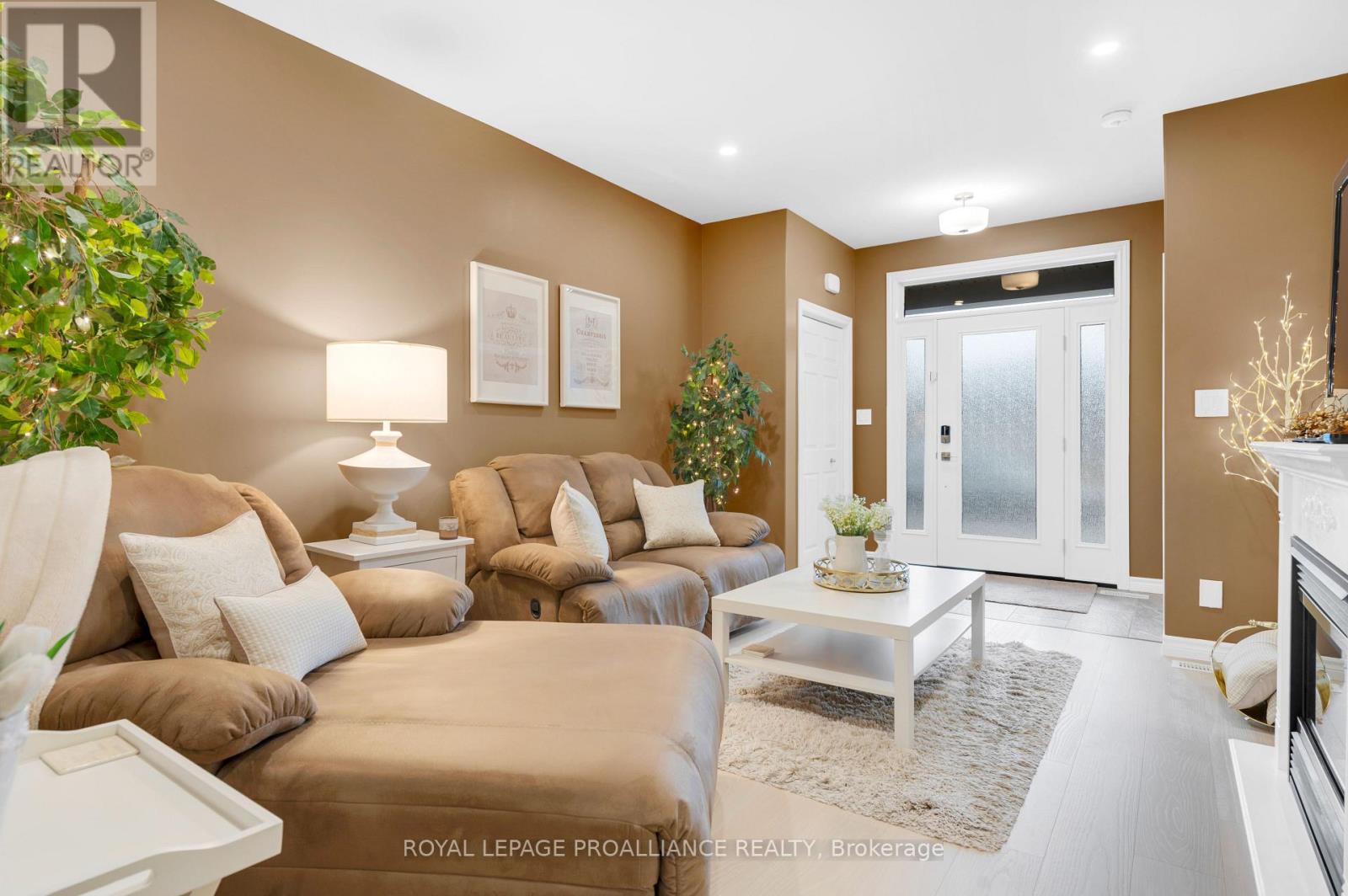 47 Athabaska Drive, Belleville, Ontario  K8N 0T1 - Photo 4 - X12173996