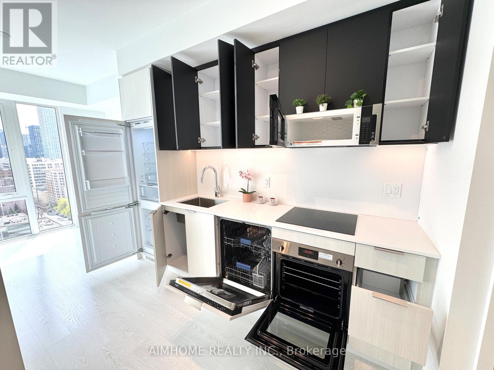 1612 - 308 Jarvis Street, Toronto, Ontario  M5B 0E3 - Photo 9 - C12111744