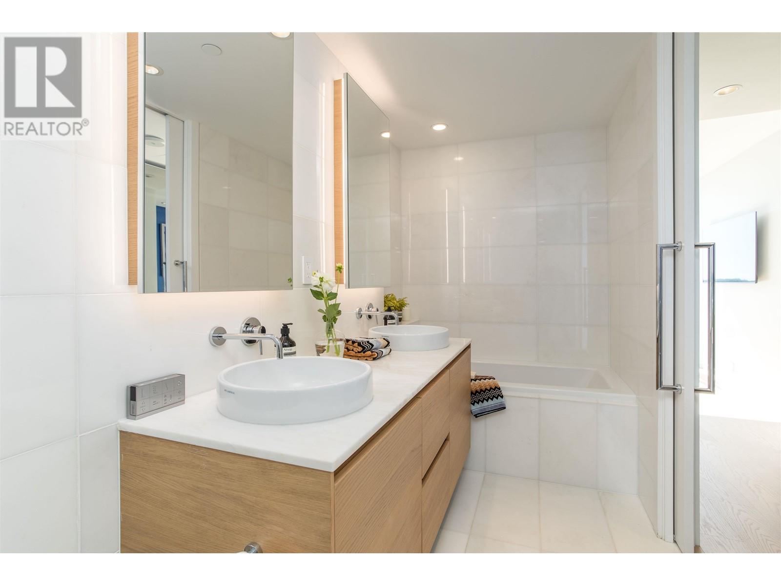 Listing Picture 18 of 35 : 1003 1171 JERVIS STREET, Vancouver / 溫哥華 - 魯藝地產 Yvonne Lu Group - MLS Medallion Club Member