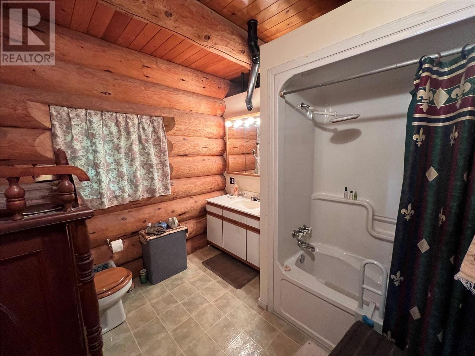 7349 Majestic Road, Kingsgate, British Columbia  V0B 1V1 - Photo 9 - 10347453