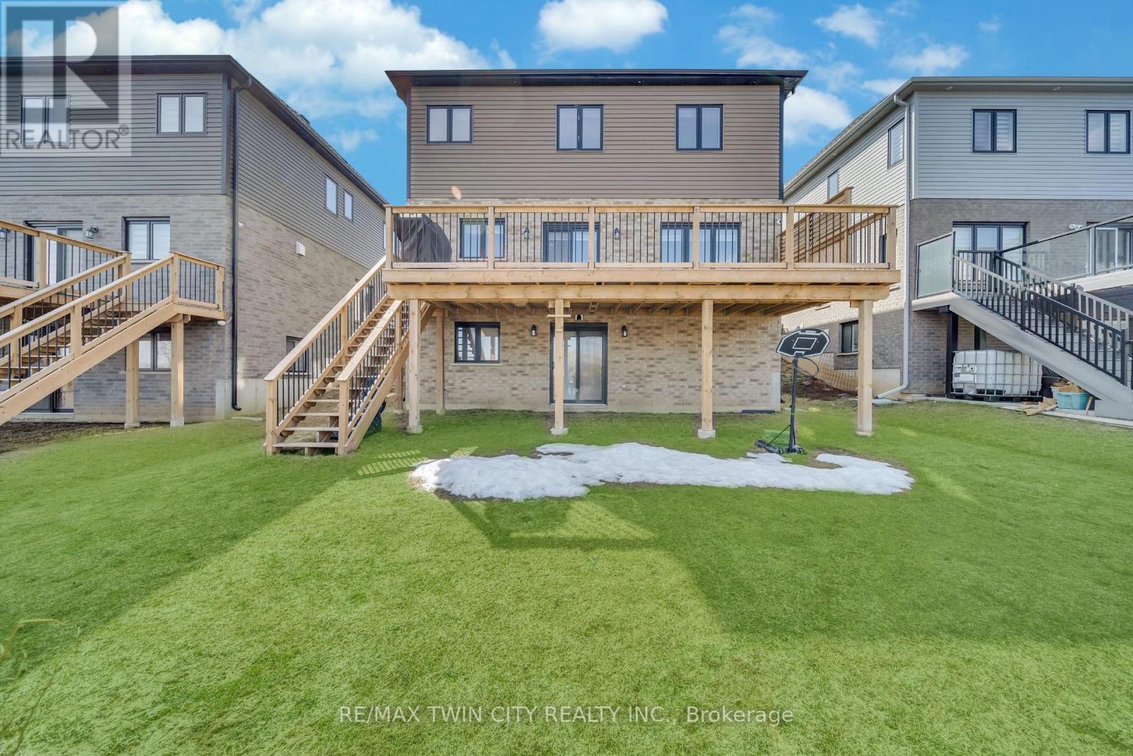 184 Otterbein Road, Kitchener, Ontario  N2B 0A8 - Photo 34 - X12173886