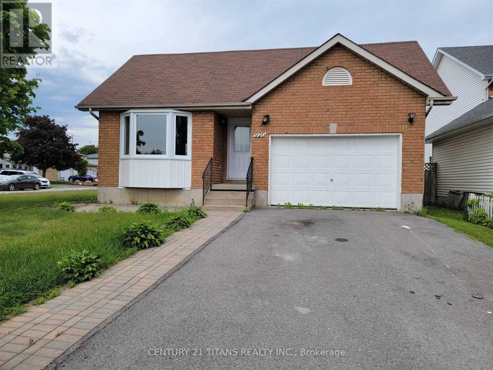 920 Heenan Street, Cobourg, Ontario  K9A 5H1 - Photo 2 - X12173914