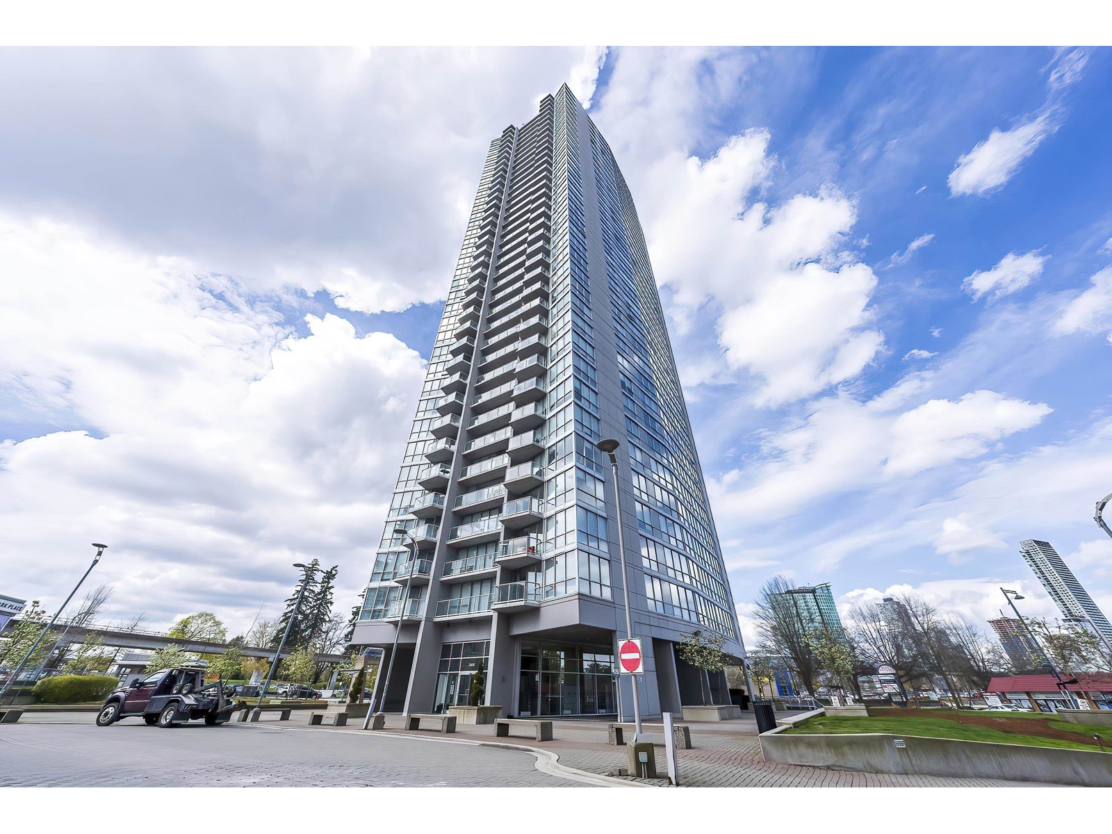 3205 13618 100 AVENUE, surrey, British Columbia