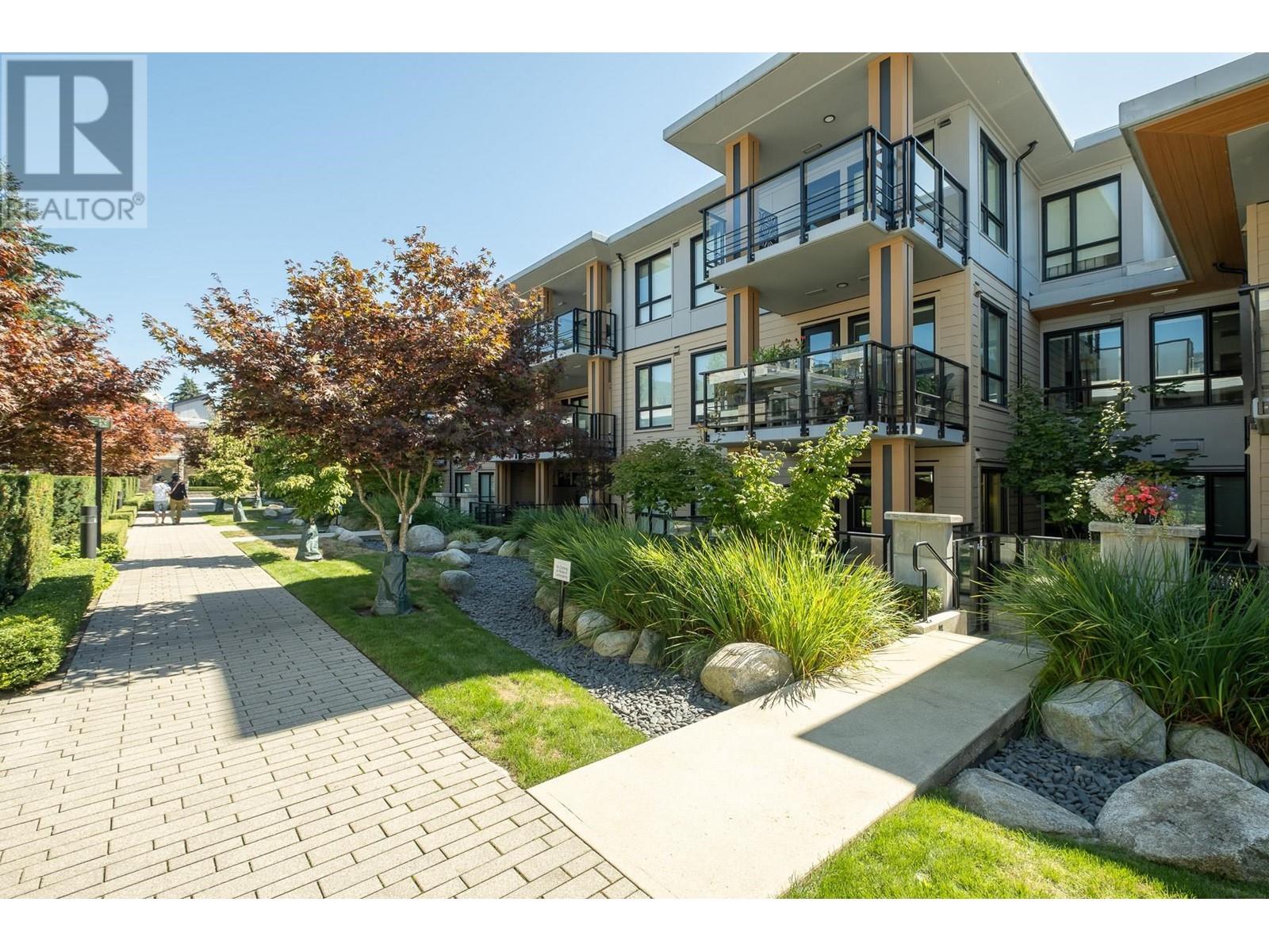 222 3220 CONNAUGHT CRESCENT, North Vancouver, British Columbia