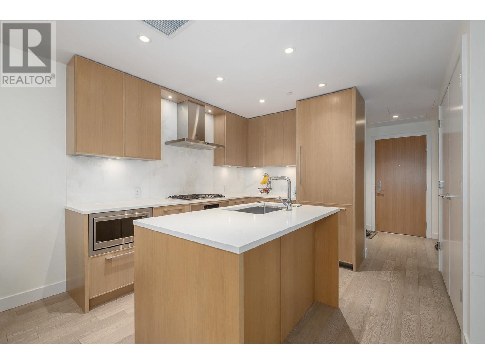 222 3220 Connaught Crescent, North Vancouver, British Columbia  V7R 0A5 - Photo 3 - R3006953