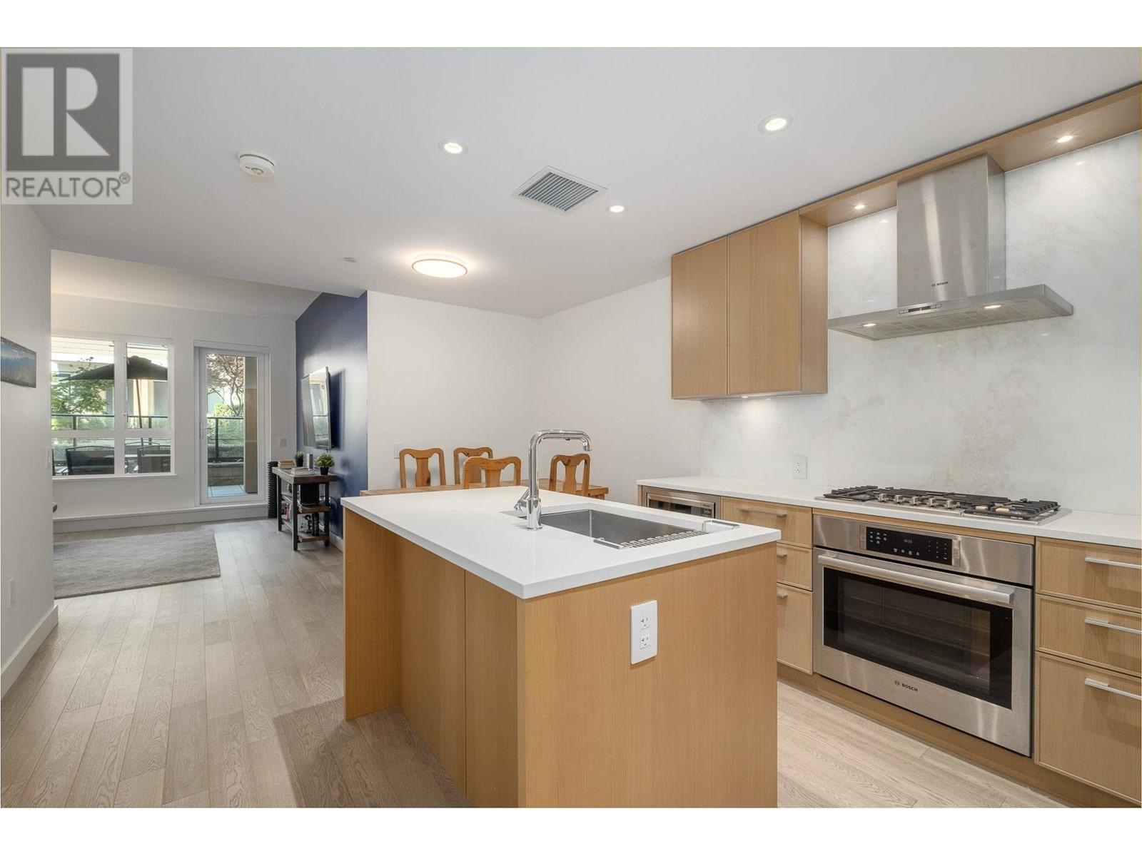 222 3220 Connaught Crescent, North Vancouver, British Columbia  V7R 0A5 - Photo 6 - R3006953