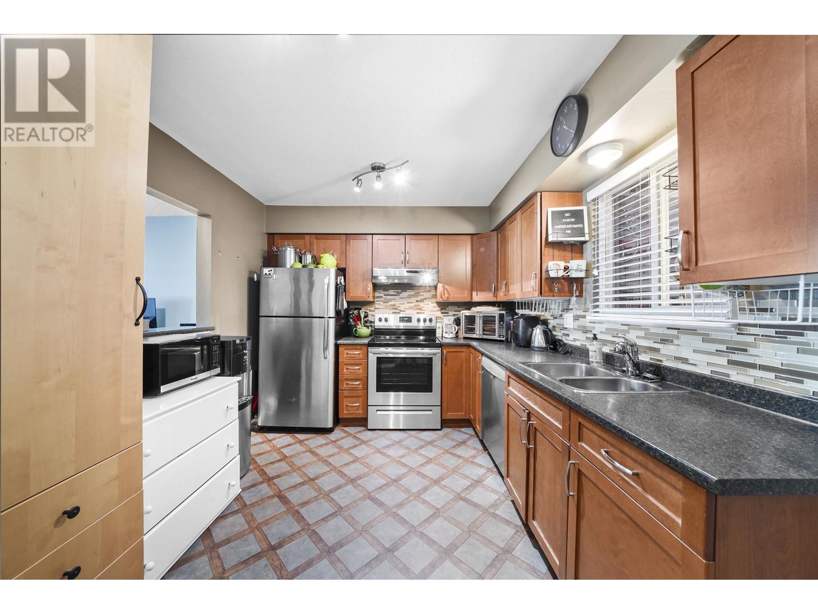 21532 Mayo Place, Maple Ridge, British Columbia  V2X 2K9 - Photo 8 - R3007035