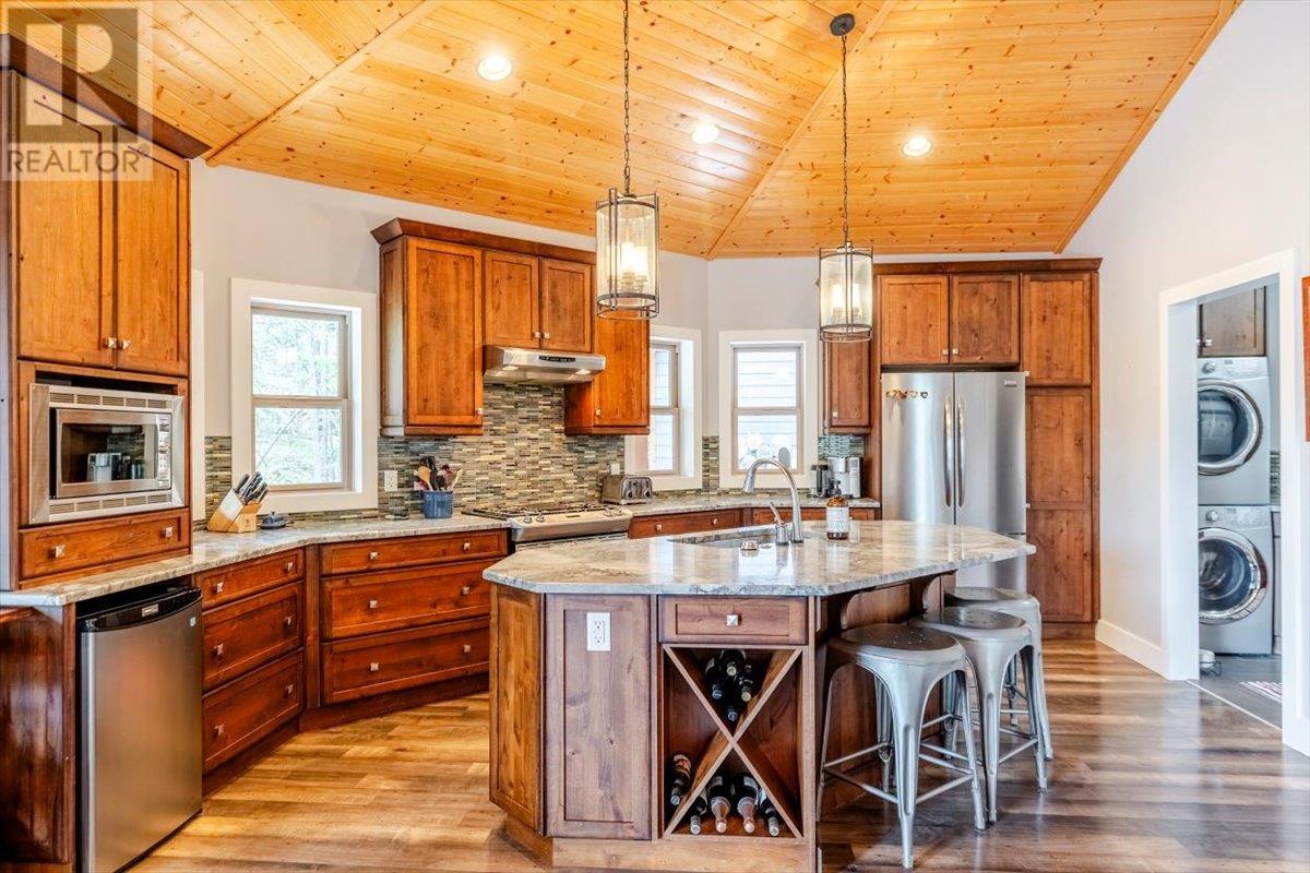9942 Osprey Landing Drive, Wardner, British Columbia  V0B 2J0 - Photo 16 - 10349340