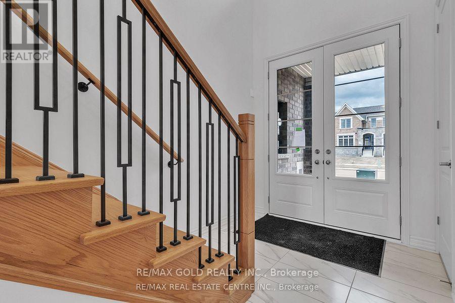 5 Bayberry Drive, Adjala-Tosorontio, Ontario  L0G 1W0 - Photo 3 - N12135957