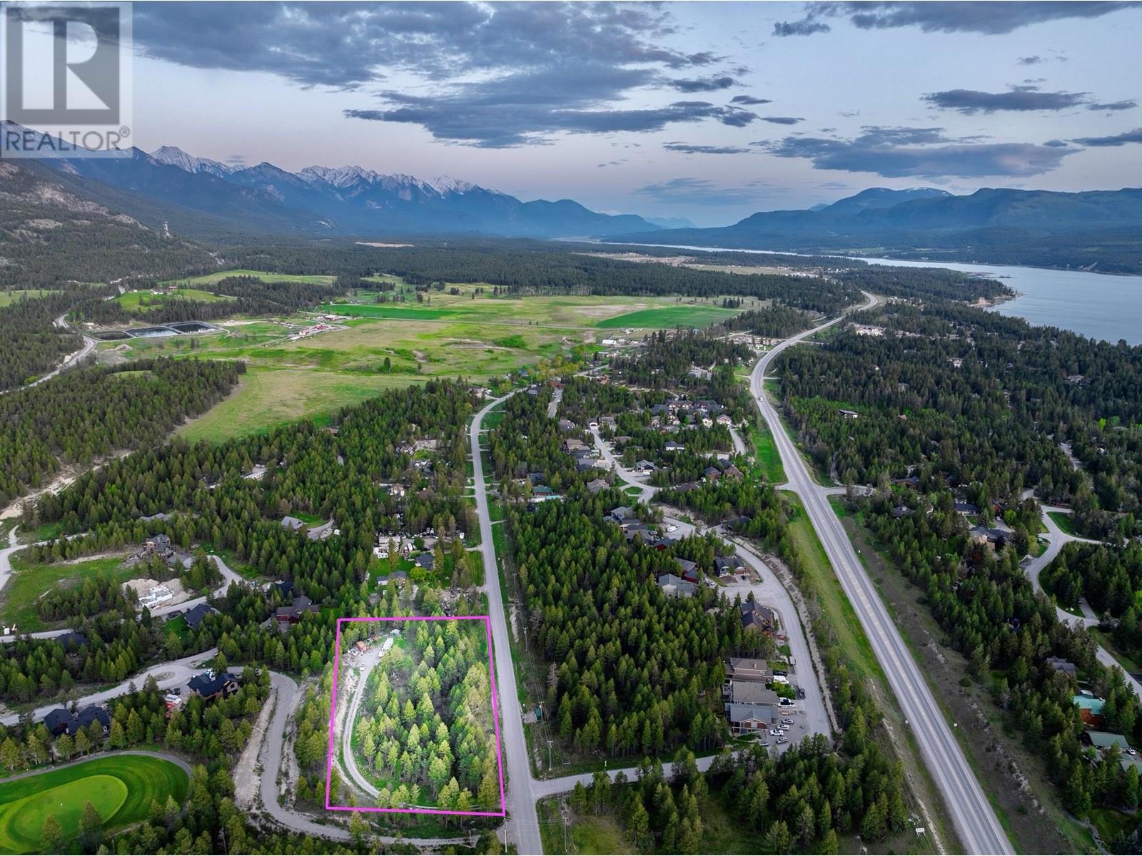 3 Swansea Road, Invermere, British Columbia  V0B 2L0 - Photo 2 - 10349245