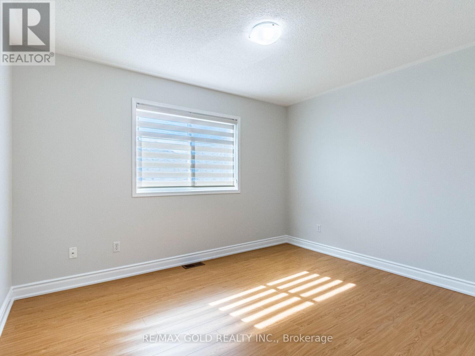 10 Chestermere Crescent, Brampton, Ontario  L7A 2A4 - Photo 35 - W12112333