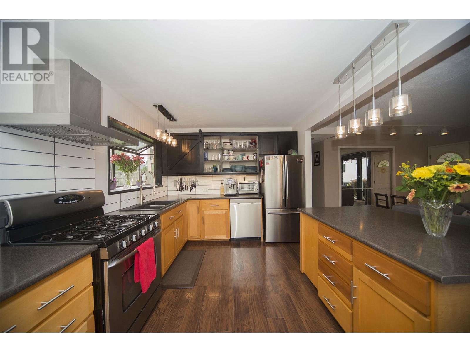 Property at 8660 BAIRDMORE CRESCENT image 3