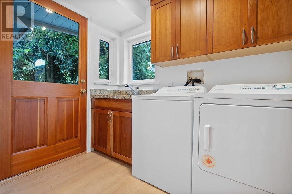 4692 Glenwood Avenue, North Vancouver, British Columbia  V7R 4G7 - Photo 25 - R3007022
