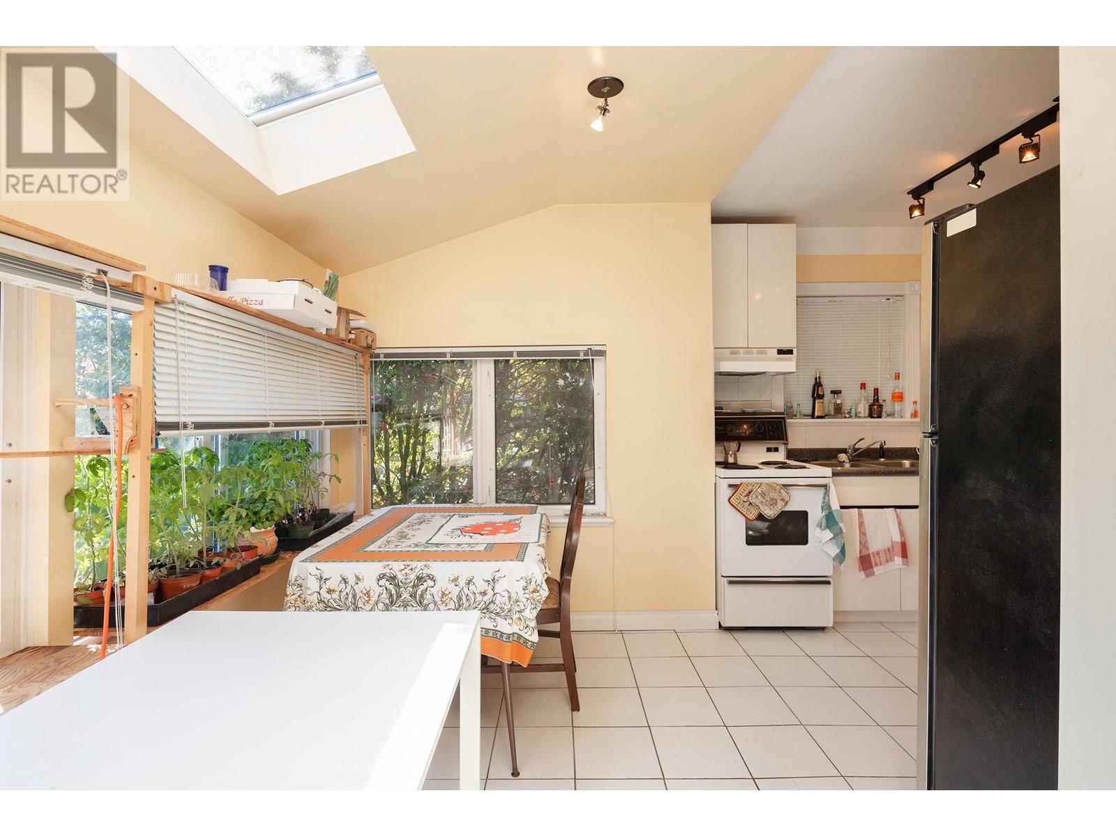 3136 W 11th Avenue, Vancouver, British Columbia  V6K 2M7 - Photo 11 - R3007033