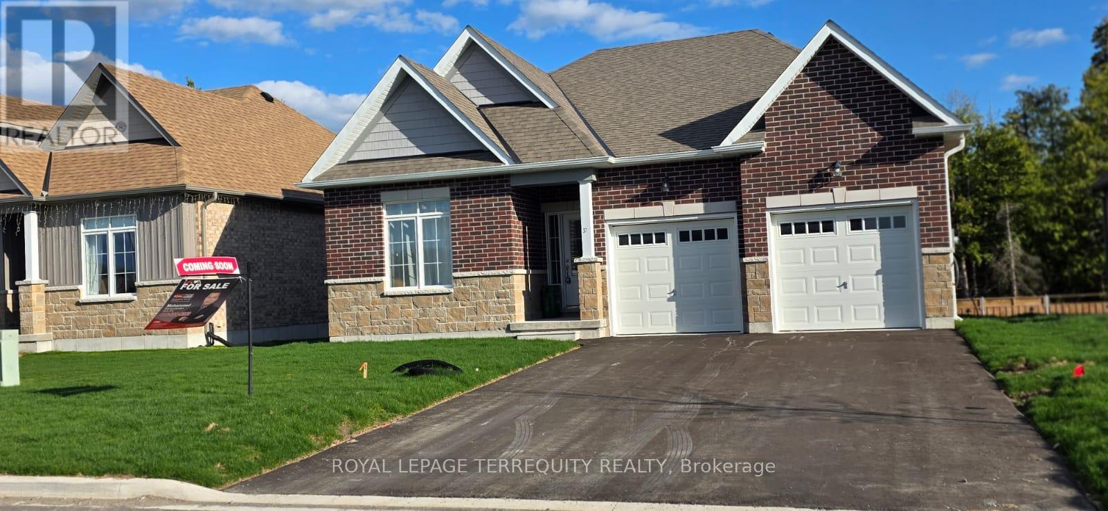37 Hillcroft Way, Kawartha Lakes, Ontario  K0M 1A0 - Photo 2 - X12152429