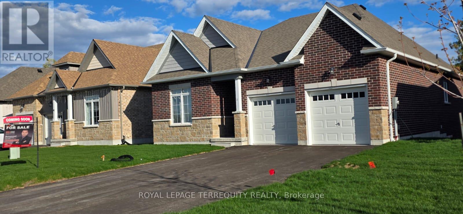 37 Hillcroft Way, Kawartha Lakes, Ontario  K0M 1A0 - Photo 1 - X12152429