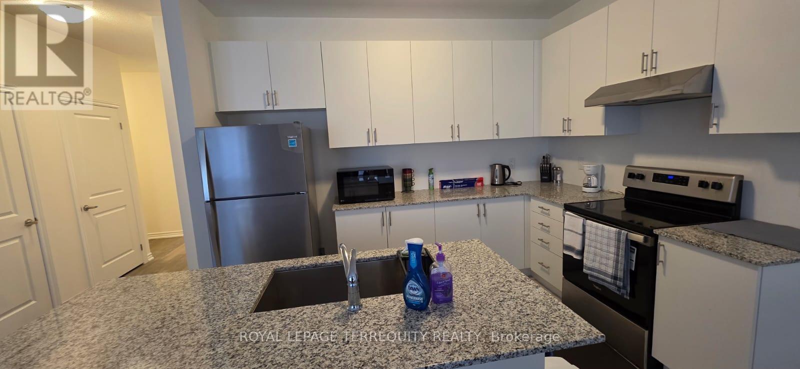 37 Hillcroft Way, Kawartha Lakes, Ontario  K0M 1A0 - Photo 3 - X12152429