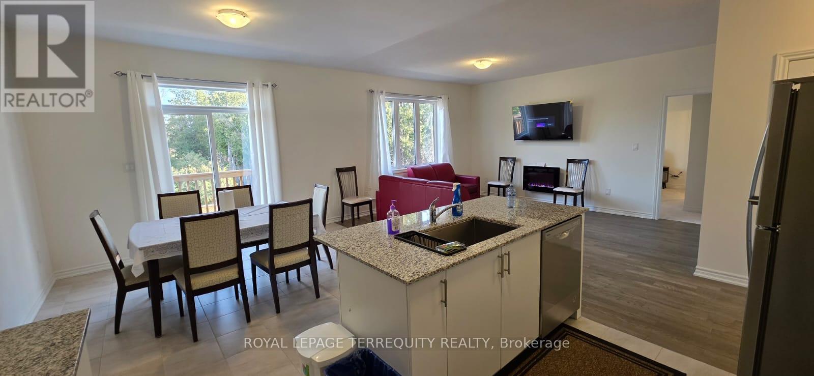 37 Hillcroft Way, Kawartha Lakes, Ontario  K0M 1A0 - Photo 28 - X12152429