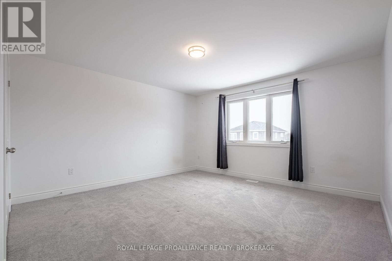 18 Millcreek Drive, Loyalist, Ontario  K0H 2H0 - Photo 31 - X12003764
