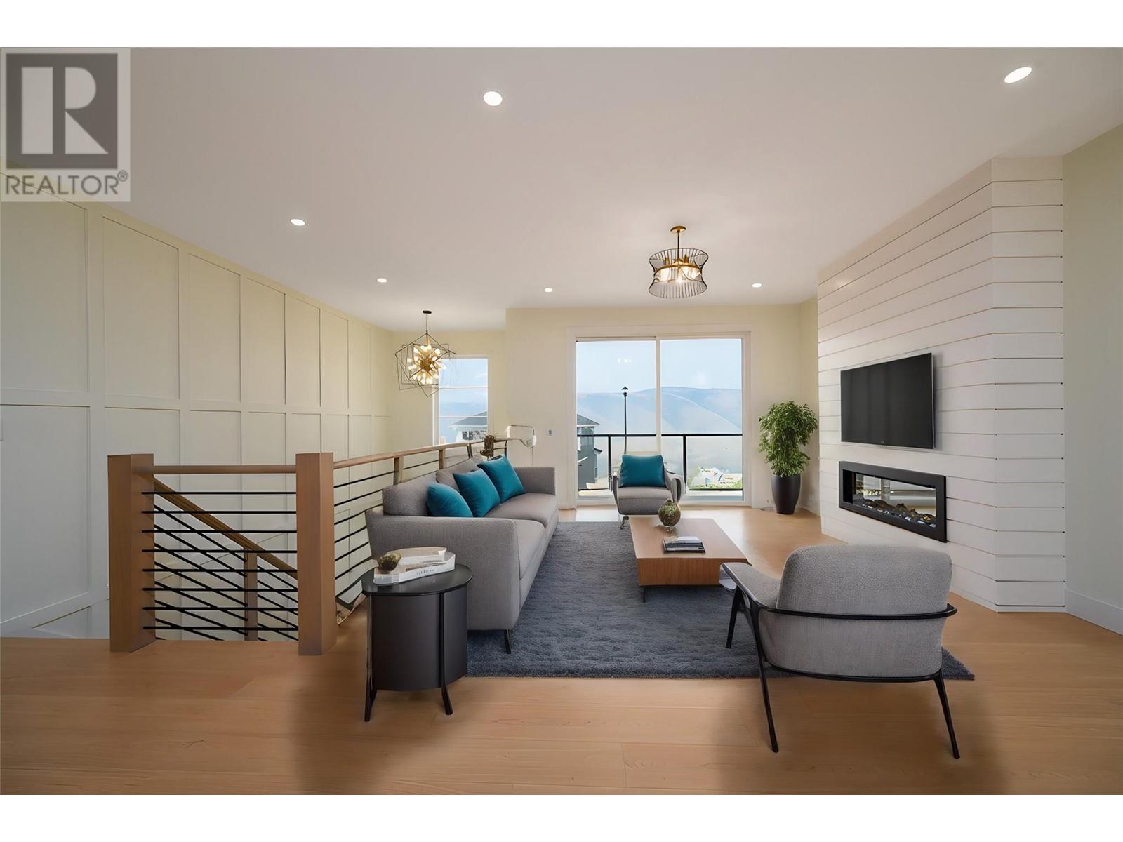 Property at 1725 Balsam Place image 4
