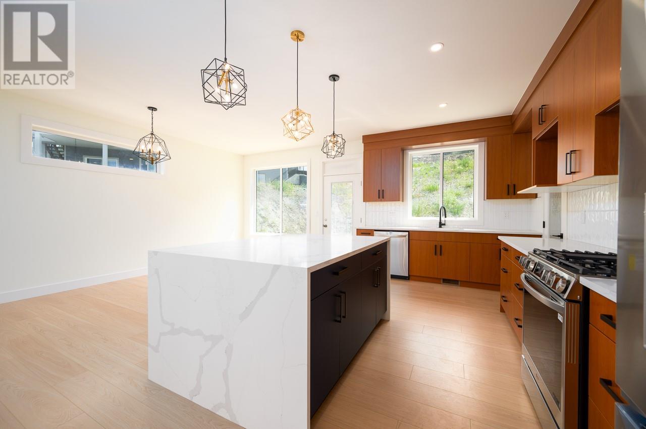 1725 Balsam Place, Kamloops, British Columbia  V2E 0E2 - Photo 11 - 10349402