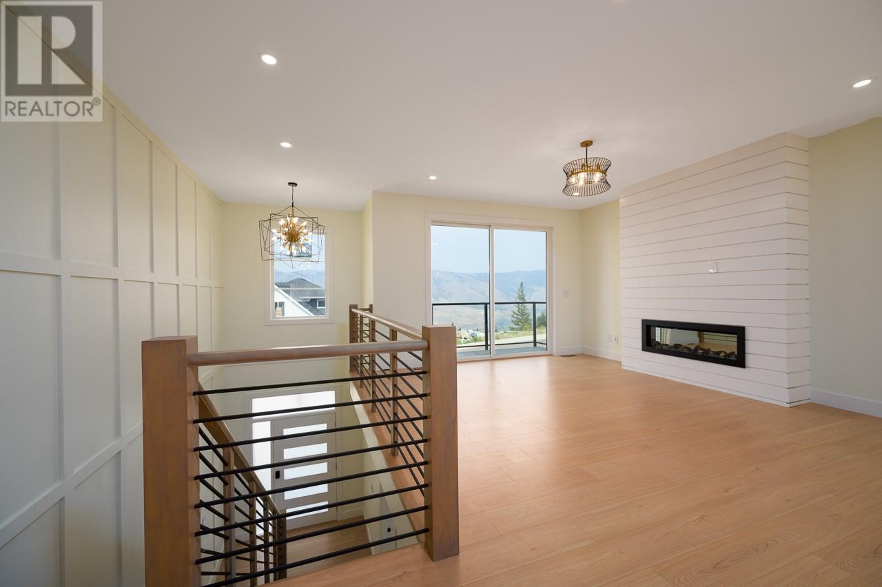 Property at 1725 Balsam Place image 3